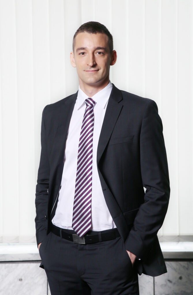 Jaša Perossa, direktor sektorja upravljanja portfeljev, NLB Skladi, d.o.o.